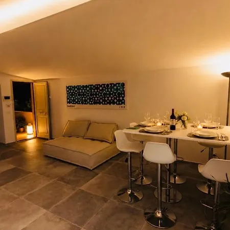 Blue Horizon Apartment *